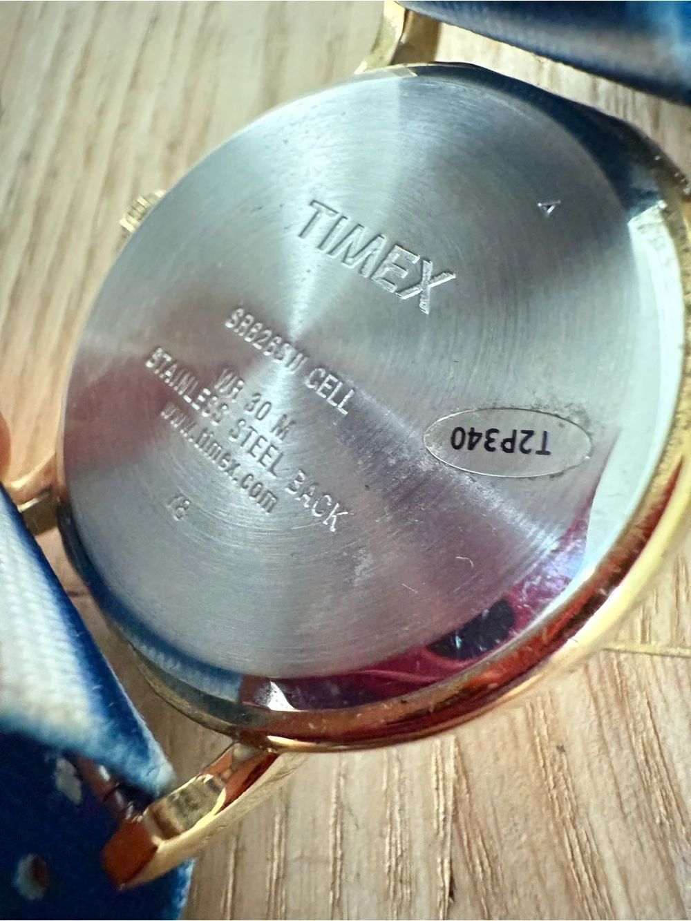 Timex gold tone blue and white nylon strap watch NEW BATTERY